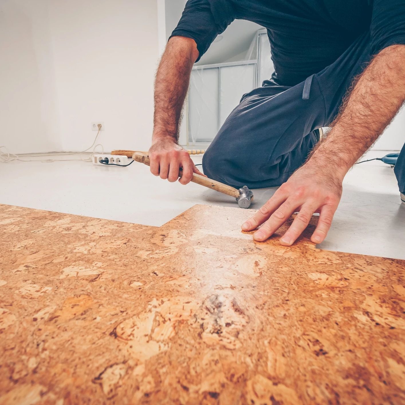 Cork floor installation